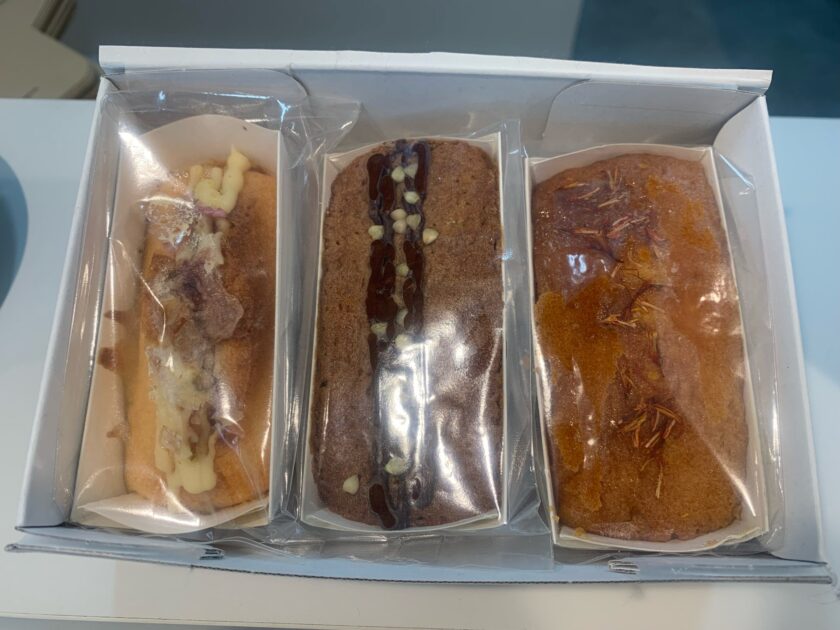 山形のめぐみ３種のバウンドケーキBOXの中身を撮影した写真