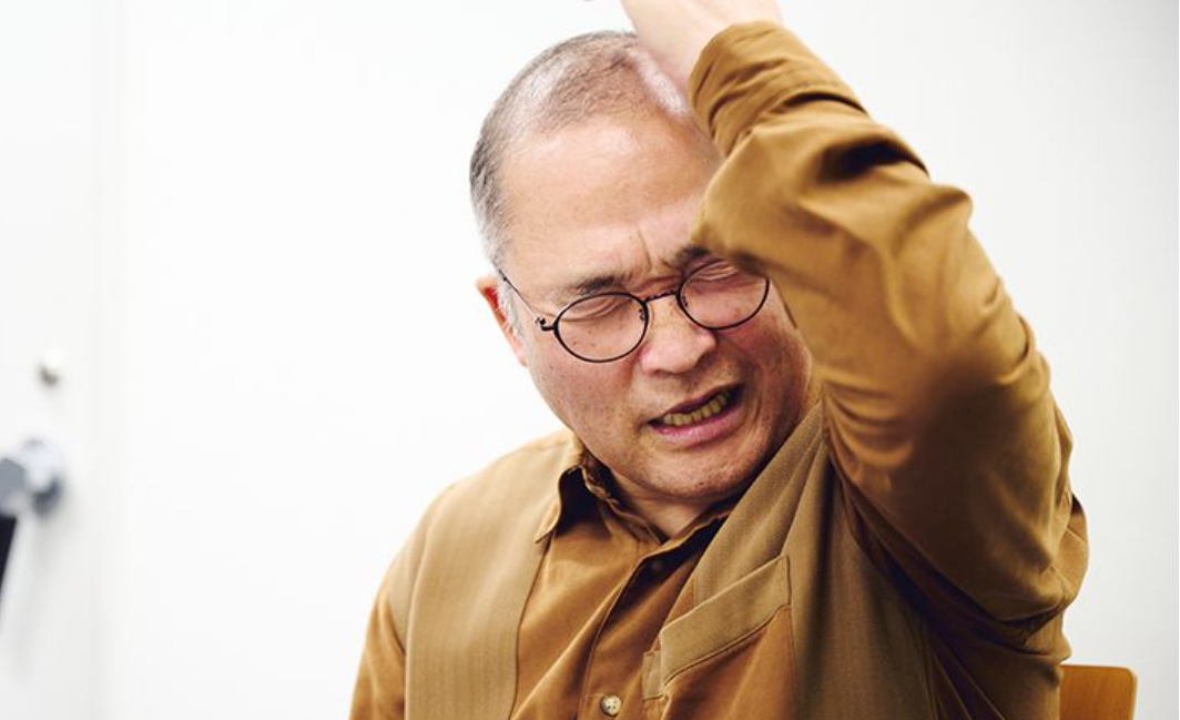 斉藤暁さんの演技している写真