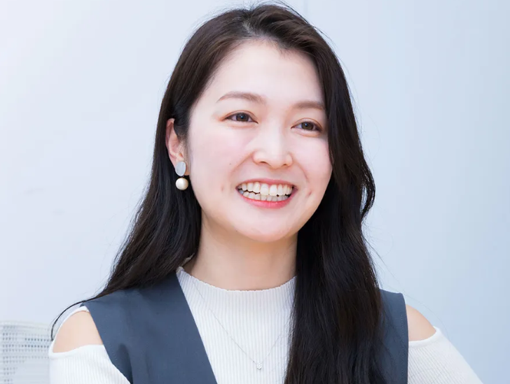 福田典子さんが笑っている写真