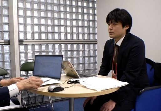 就職活動をする石黒さんの写真